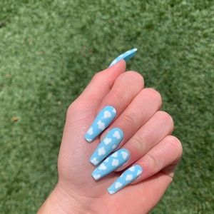 Cloud press on nails